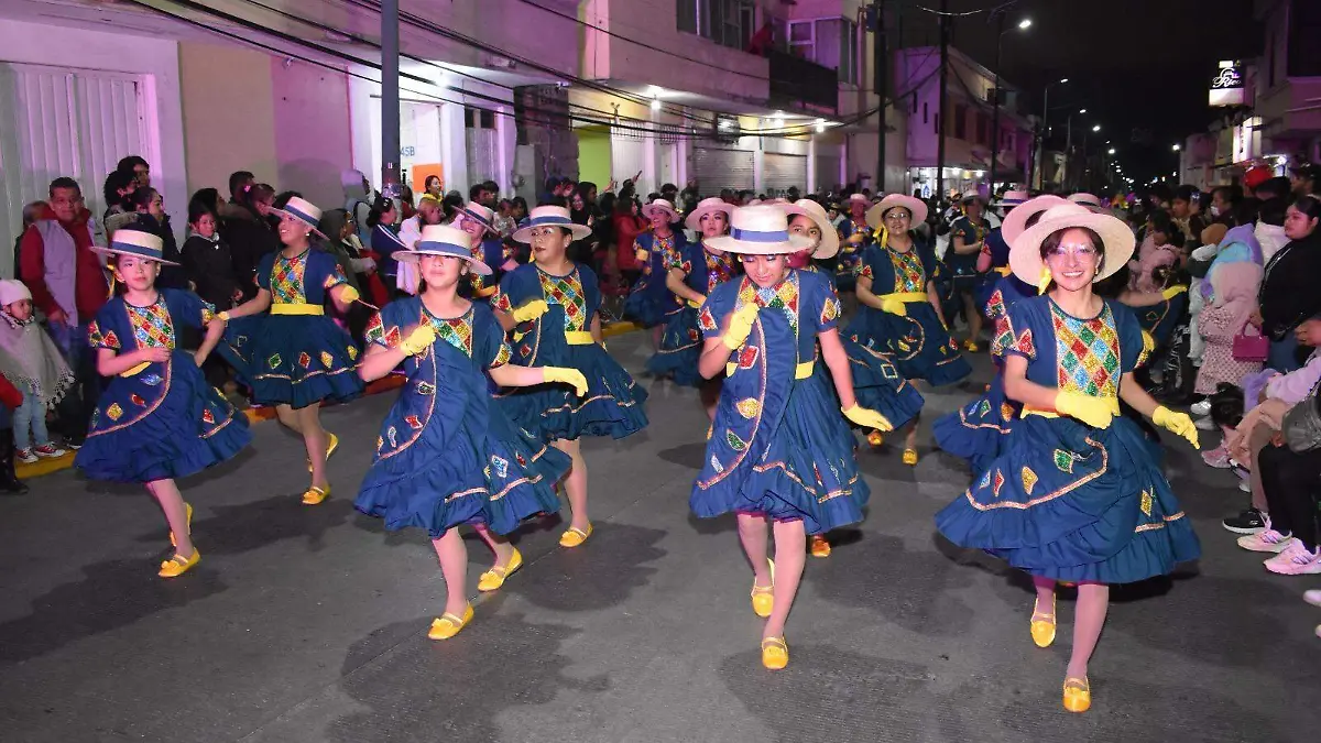 Desfile nocturno de carnaval