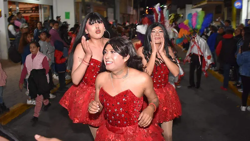 Desfile nocturno de carnaval