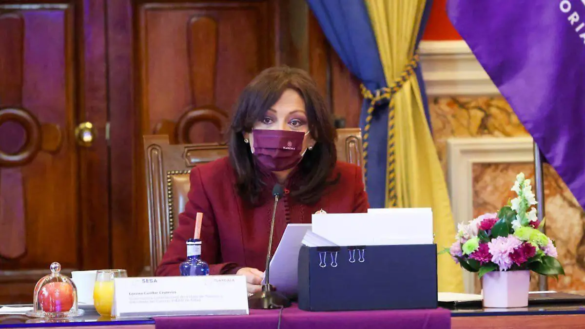 Gobernadora llama a reforzar vacunación (3)