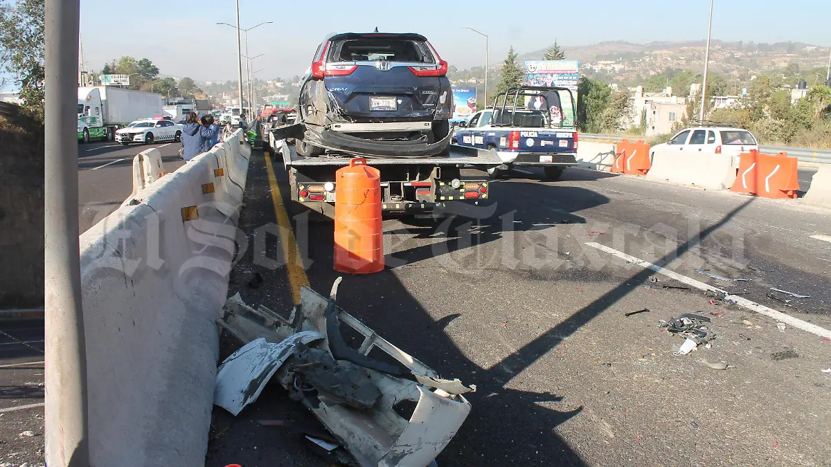 Provoca tráiler choque múltiple