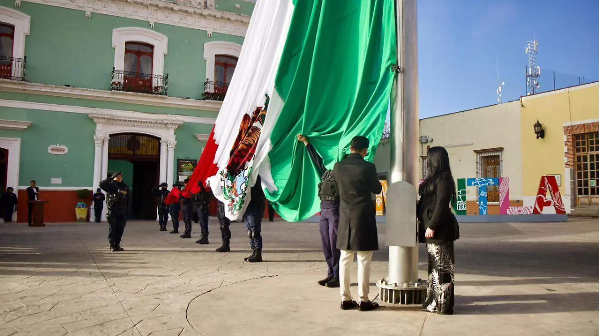 Gobierno municipal de Huamantla conmemora el Día de la Bandera (1)