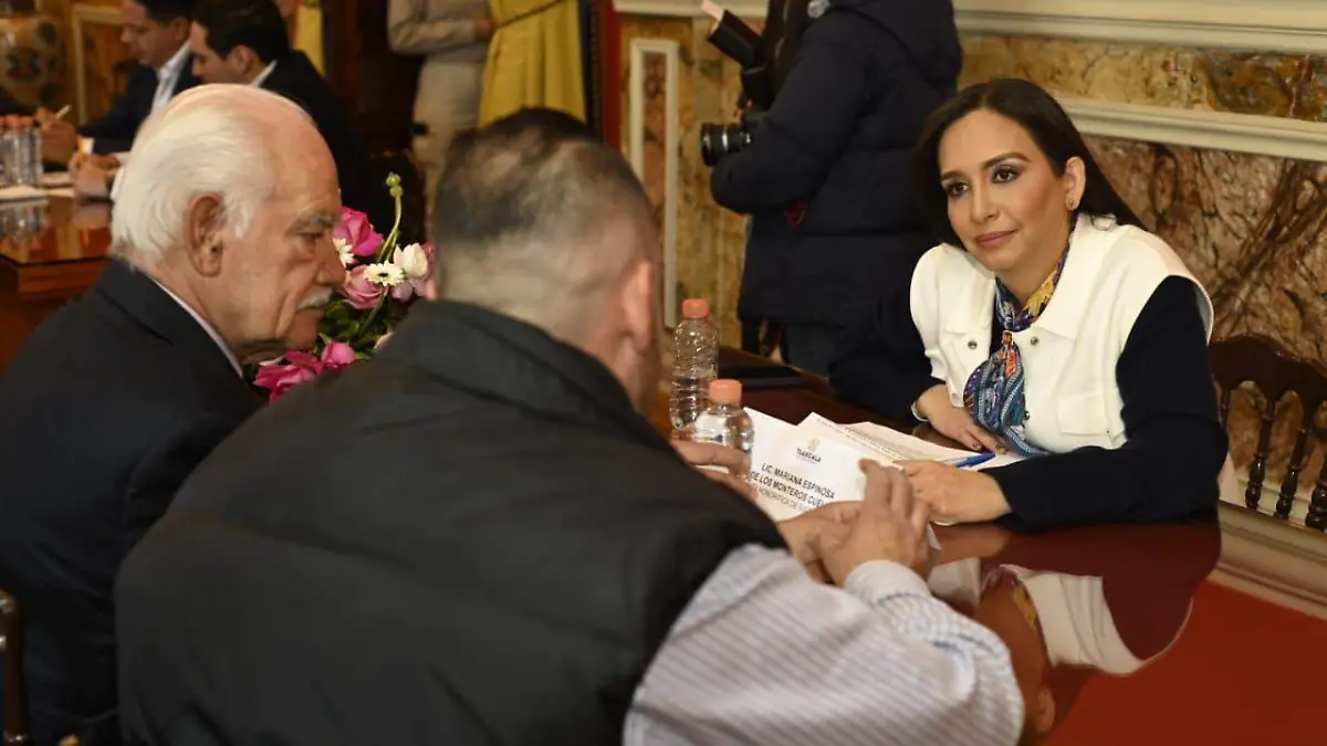 Servir con honestidad es la mejor forma de rendir tributo a nuestra tierra (8)