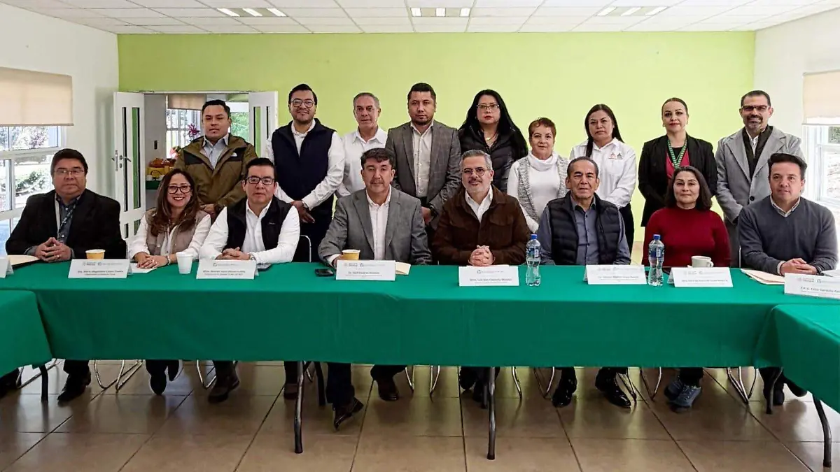 Centro Vacacional Malintzi entrega la pista de atletismo