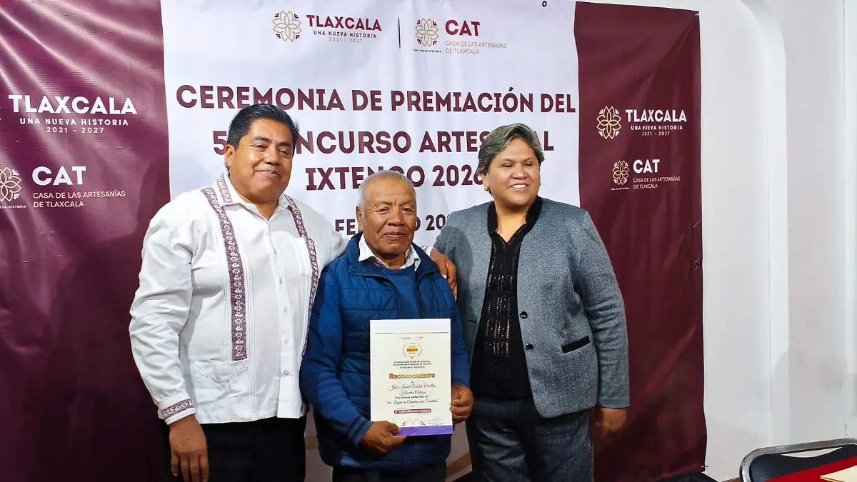 Mujeres artesanas lideran premiación (3).