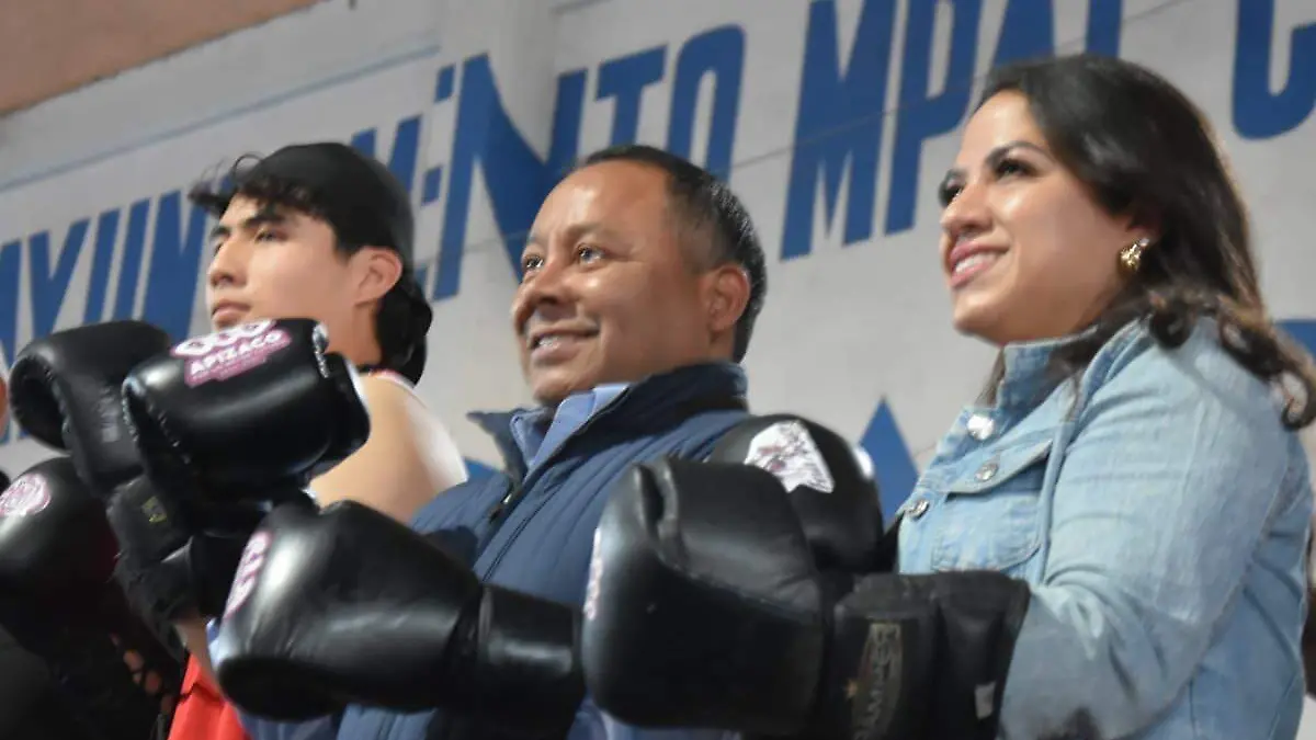 Inaugura Javier Rivera Bonilla, alcalde de Apizaco, primer ring profesional  (4)