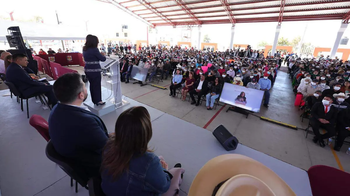Gobierno del Estado transforma la vida de las familias en Terrenate (3).