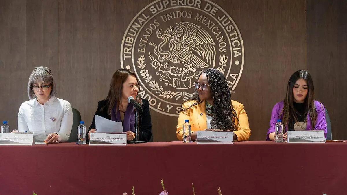 Conferencia Magistral Aborda Desafíos Institucionales  (1)