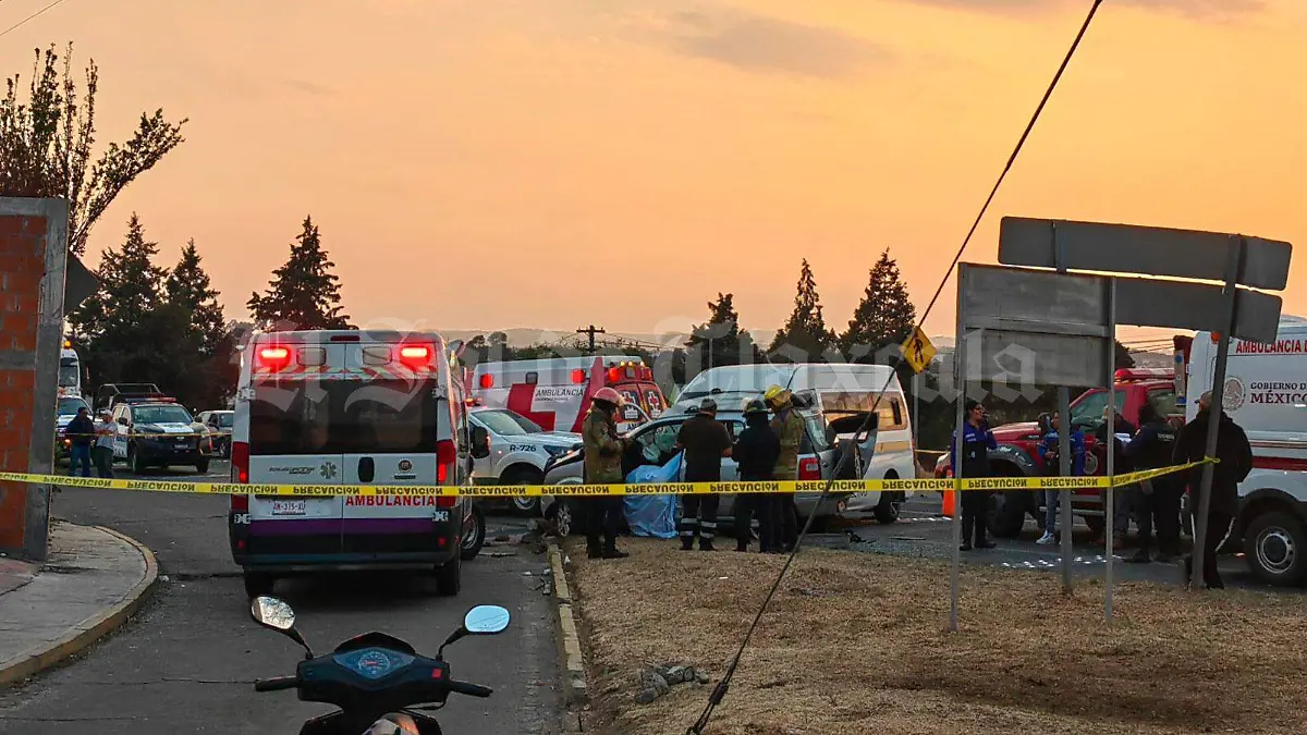 Choque-frontal-en-la-Apizaco-Tlaxco-(1)