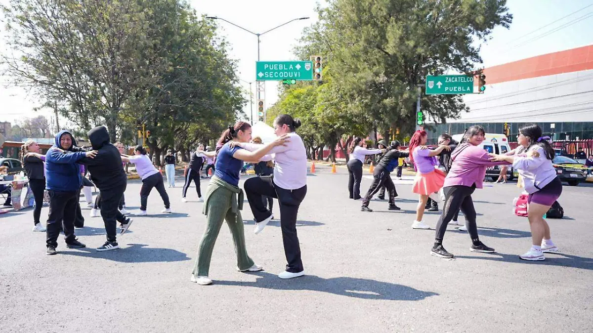 Impulsa gobierno capitalino jornada de mujeres imparables (2)