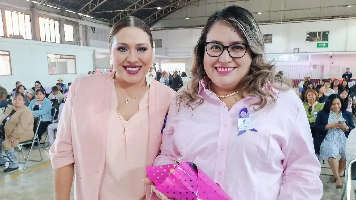 Mujeres de Chiautempan conmemoran su día con unidad 3