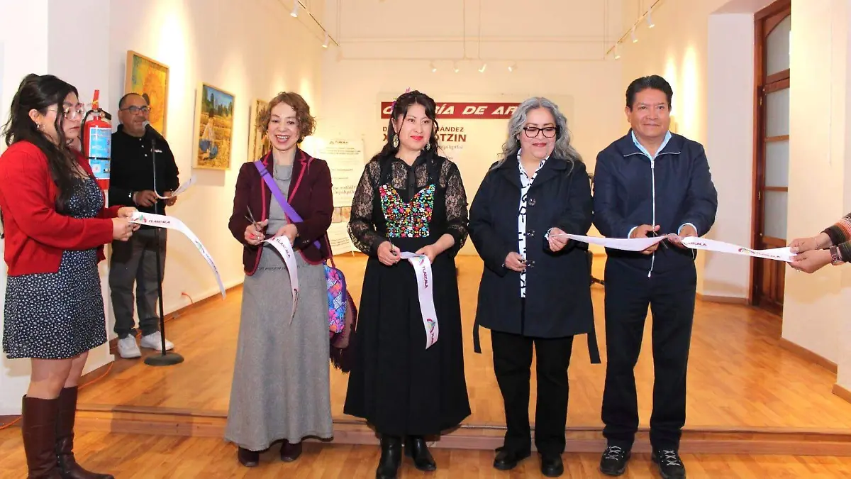 exposición pictórica “Donde Florecen las Maravillas” (2)