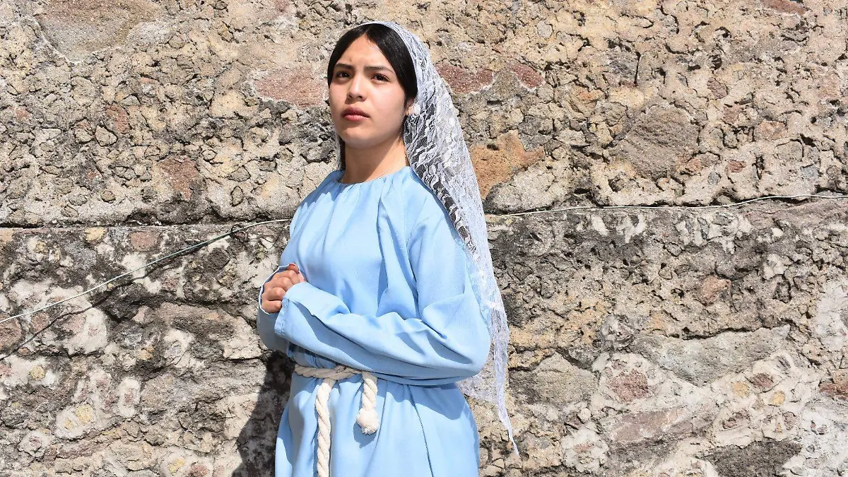 Fe y tradición toman escena con el viacrucis (3