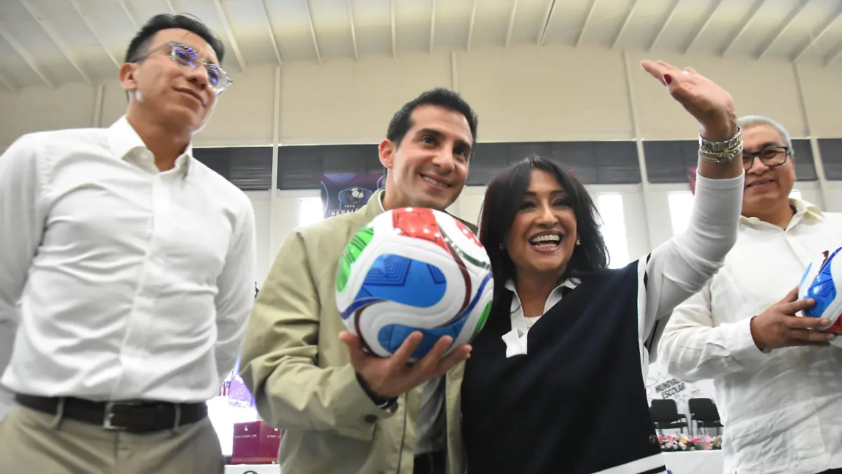 ROMMEL PACHECO Y LORENA CUÉLLAR