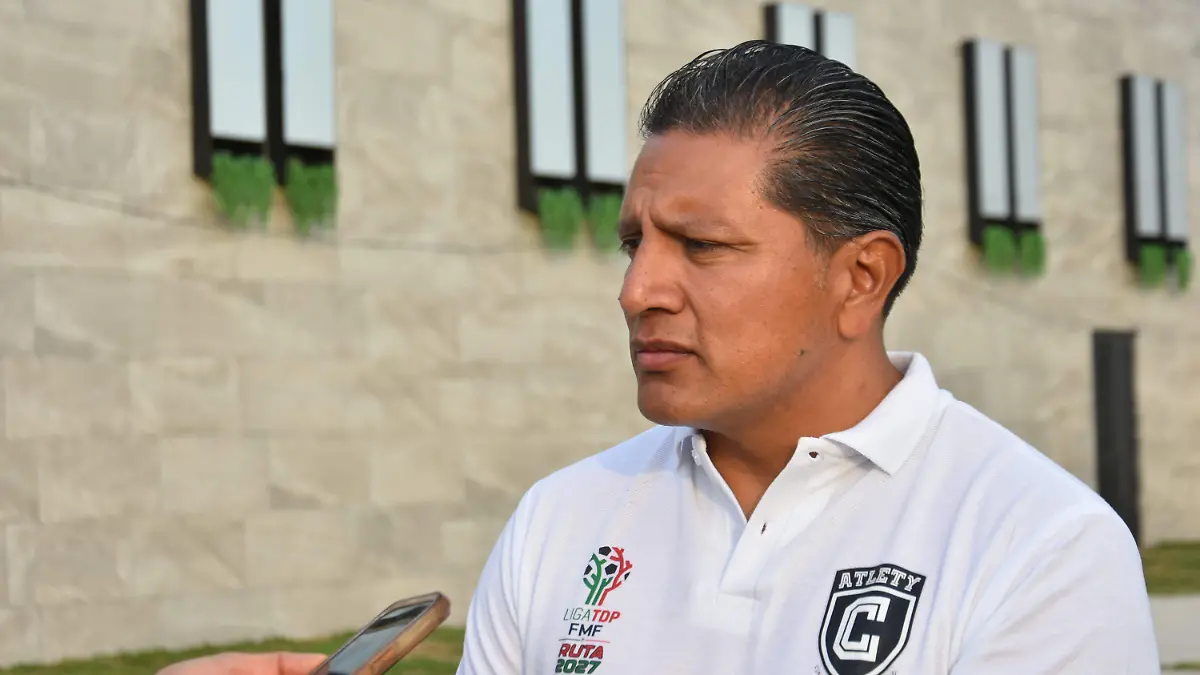 JOSE LUIS SALAZAR