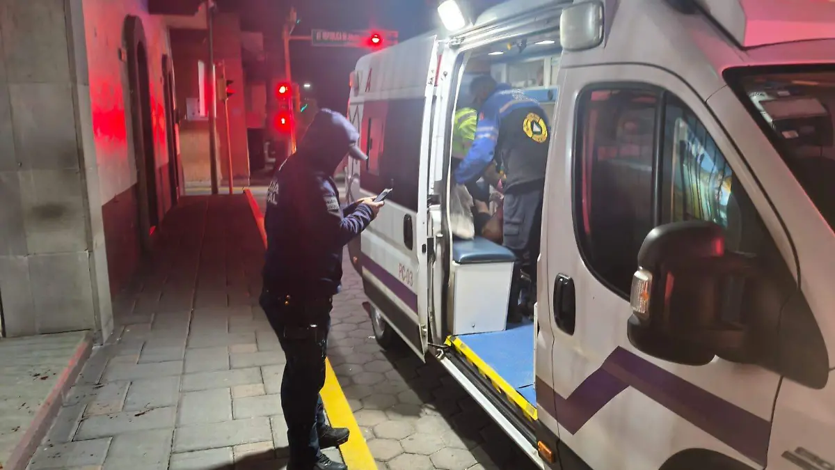 Balean a hombre frente a la presidencia municipal de Tetla durante la madrugada (3)