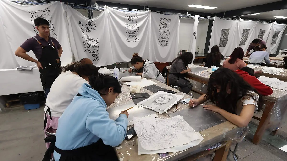 ESCUELA DE ARTES APIZAQUITO (31)