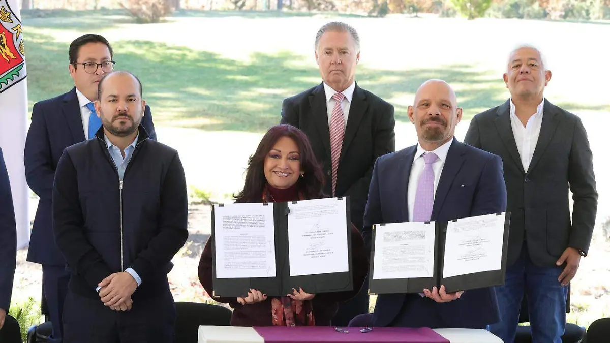 Firman gobierno estatal e industria textil convenio (5)