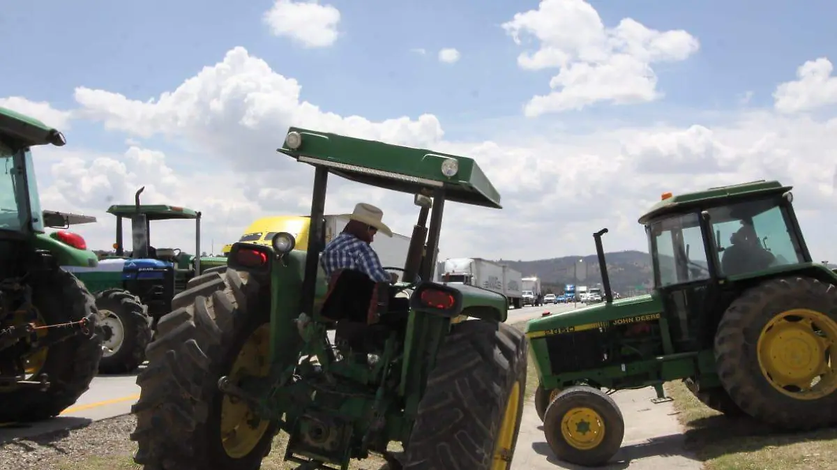 Bloqueo carretera 6 de abril (1)