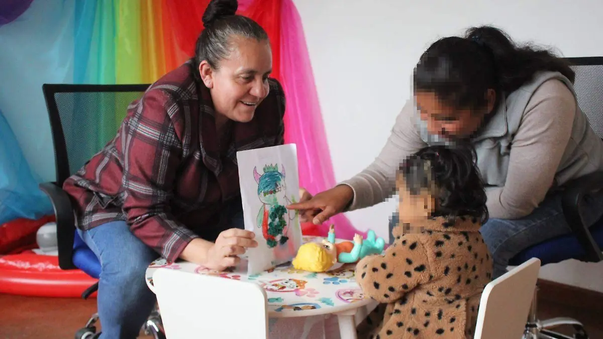 Reconocen DIF a Clínica de las Emociones de Chiautempan (2)