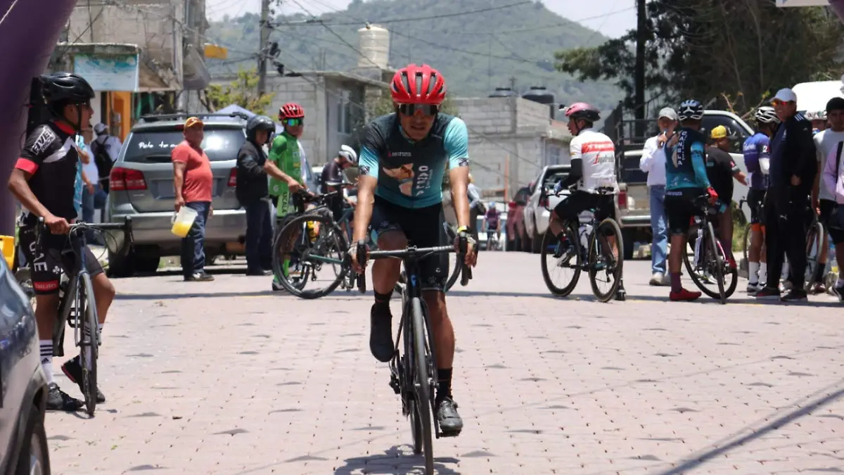 EL DEPORTISTA ENRIQUE ACOLTZI