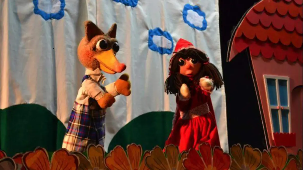 Títeres llegan a taquerías para convertir la comida en espectáculo familiar 3