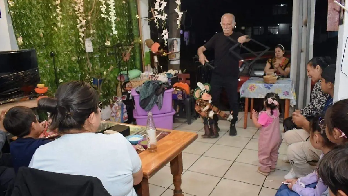 Conquistan títeres taquería en Contla