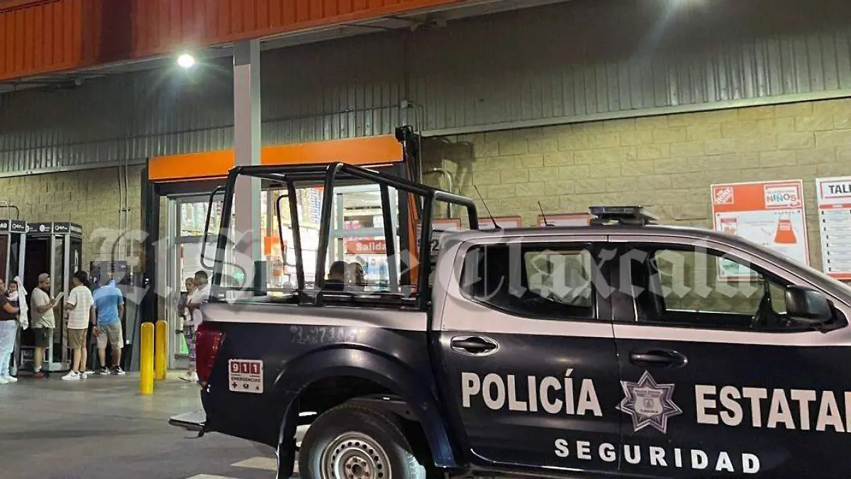 Asaltan tienda de mejoras para el hogar en Patio Tlaxcala (2)