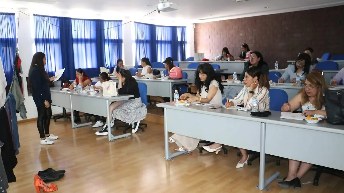ESCUELA DE MUJERES
