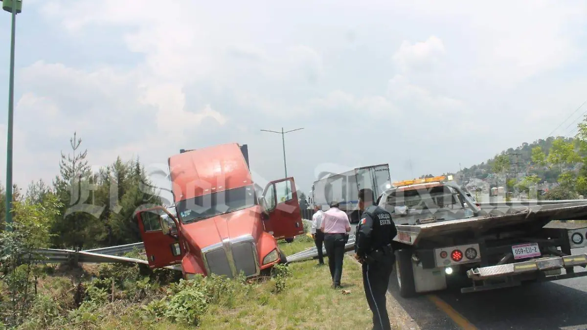 Recuperan tráiler y detienen a dos presuntos ladrones 3