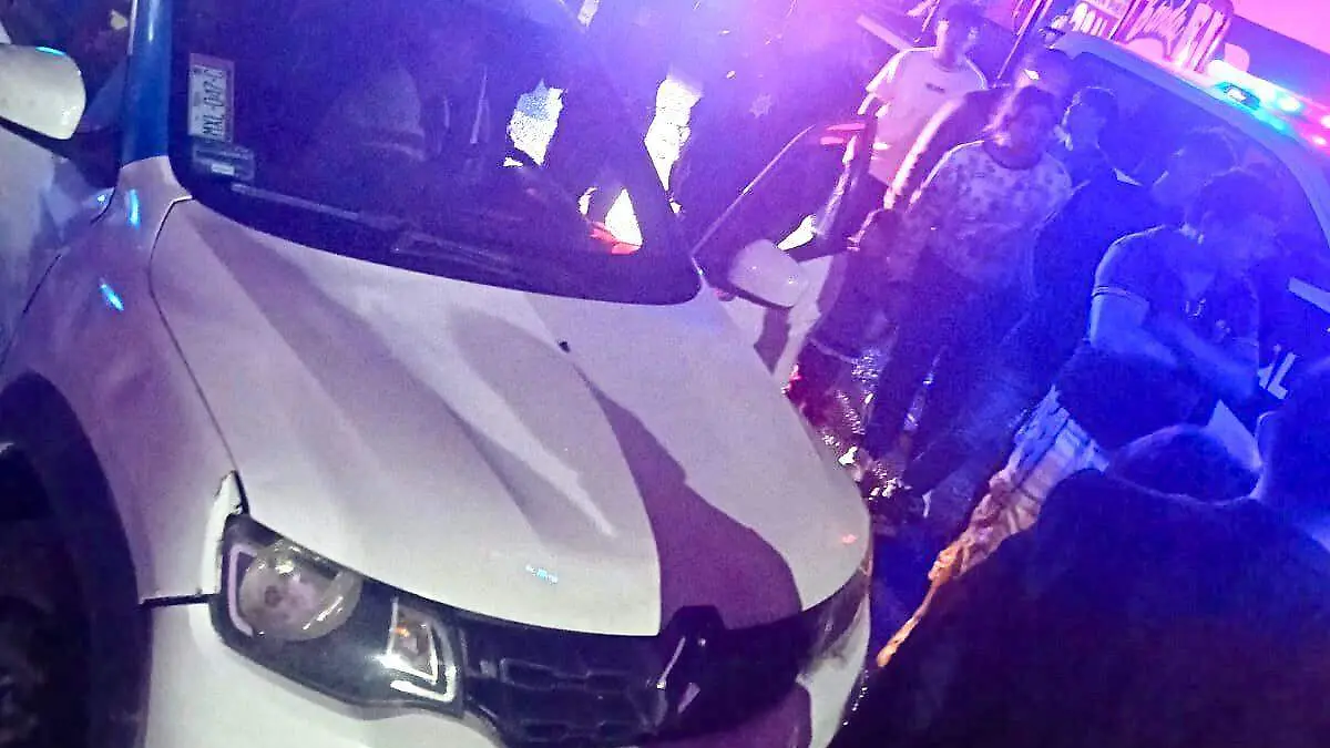 Retienen y golpean a dos presuntos implicados en robo de camioneta en San Pablo del Monte (1)