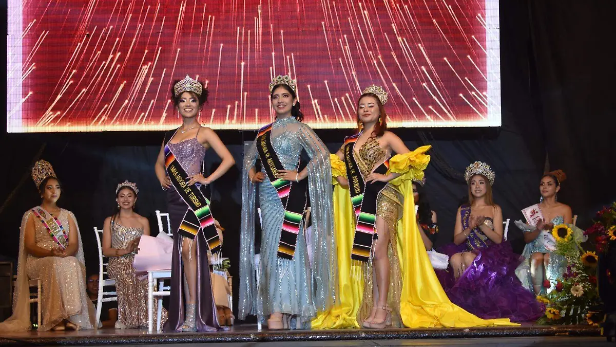 Innova Contla su tradición ferial y corona a tres embajadoras con representación social y cultural (3)