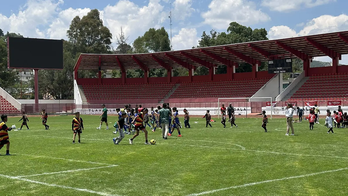 ESTADIO TLAHUICLE