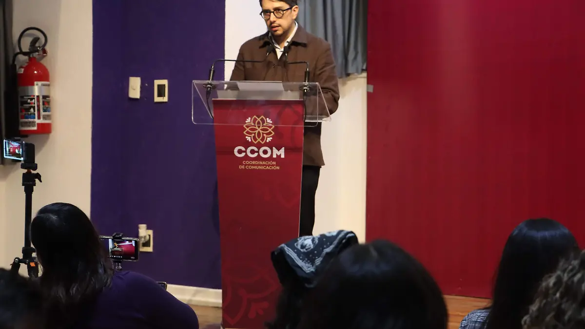 TITULAR DE COMUNICACIÓN (1)