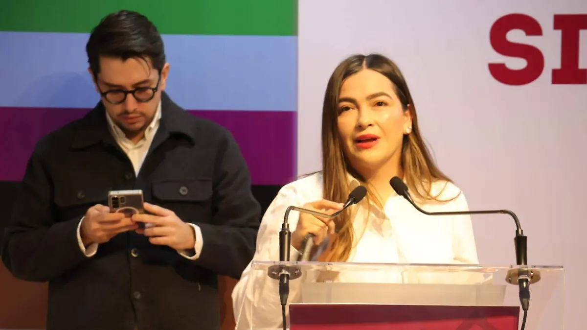 Nydia Cano Rodríguez dialogo
