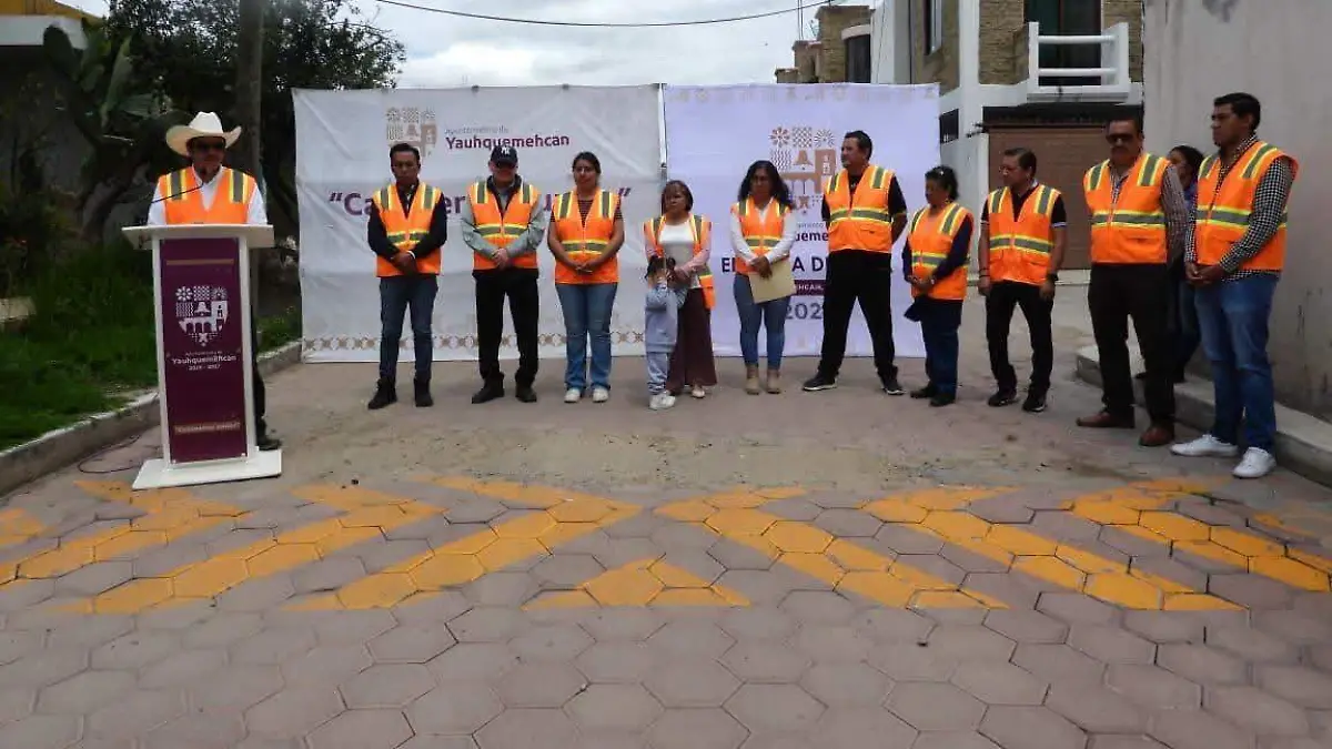 El Ayuntamiento de Yauhquemehcan inició la construcción de pavimento de adoquín en la calle El Mirador 4