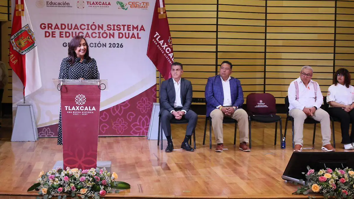 Encabeza gobernadora graduación de 90 estudiantes del Cecyte (1)