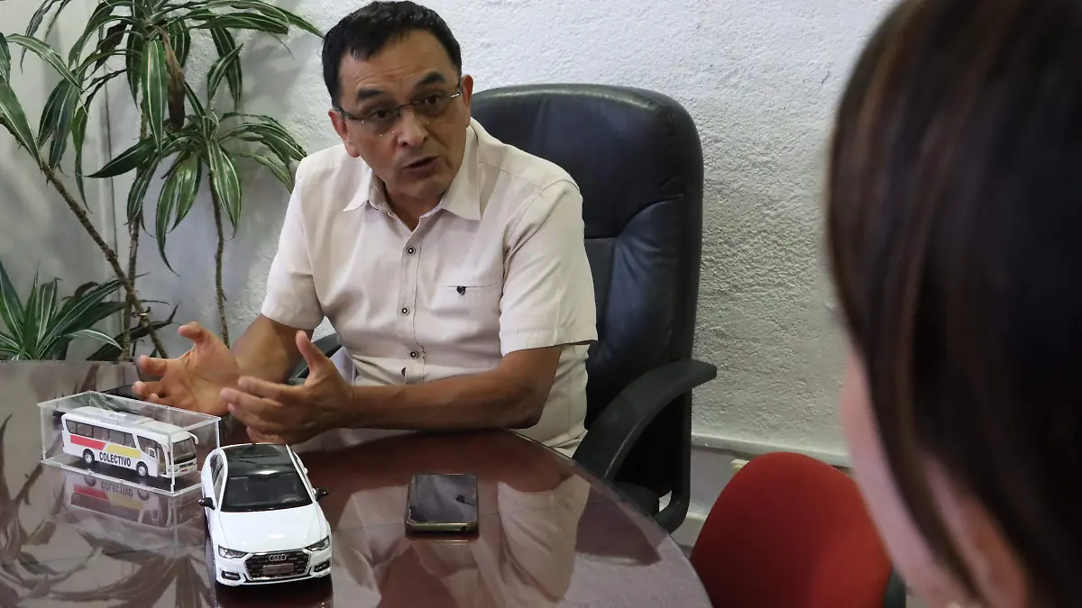 TITULAR SECRETARÍA MyT (3)