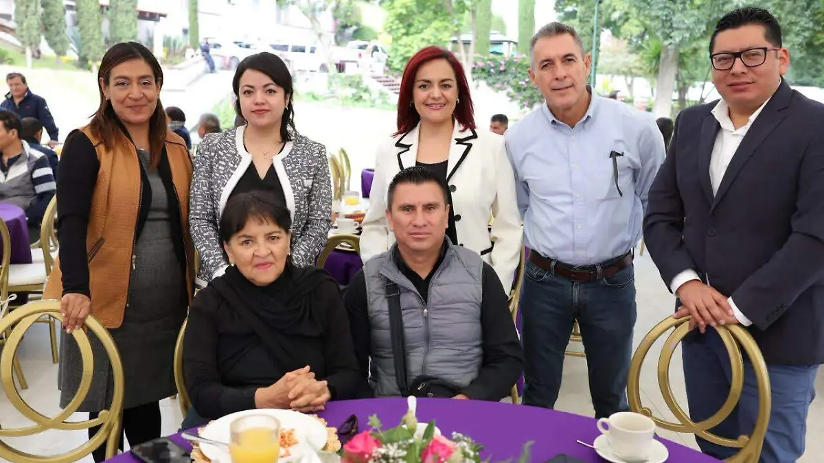 GOBERNADORA CON REPORTEROS EL SOL