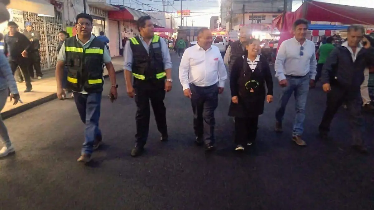 Entrega Apizaco obra pública hecha en cuatro días 2