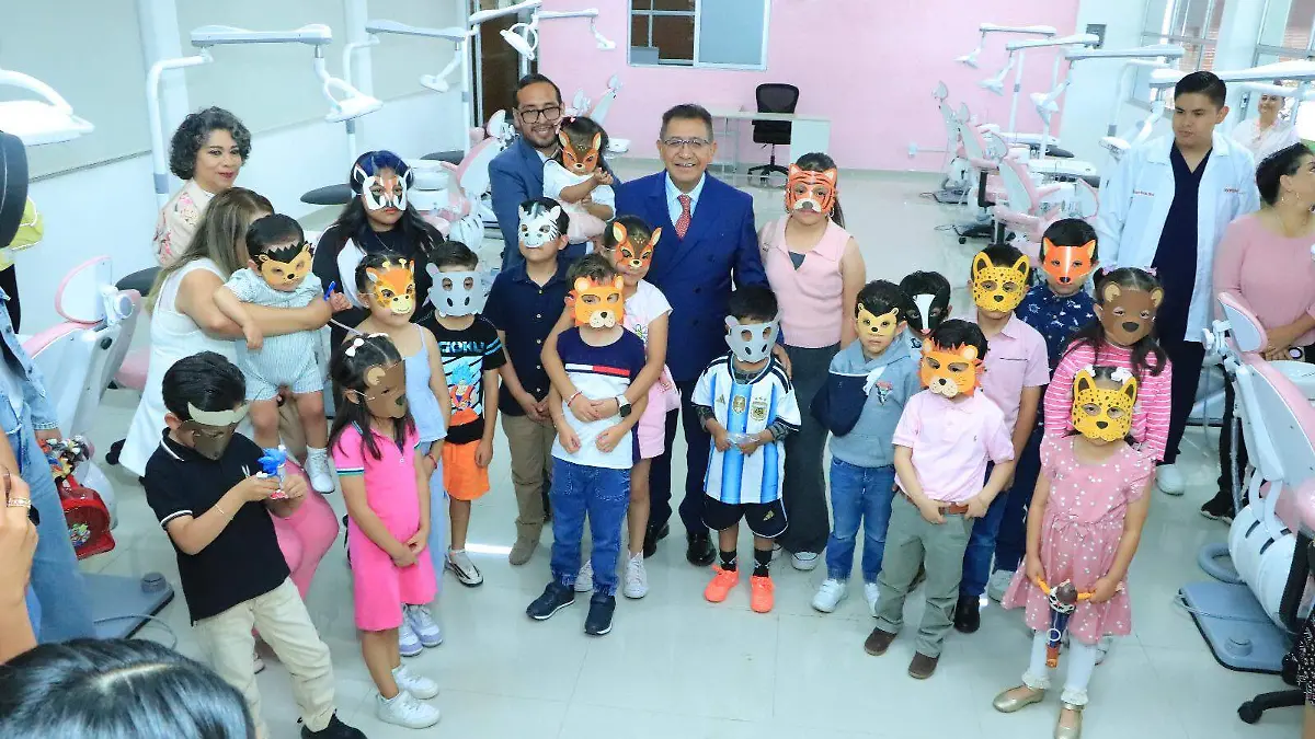 22 Rector de la UATx inaugura Clínica de Odontopediatría para beneficio de la niñez tlaxcalteca (3)