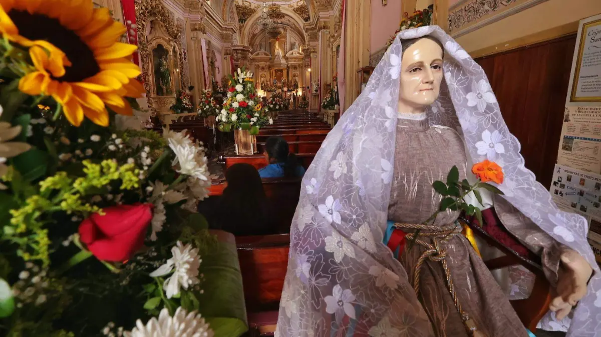 Señora Santa Ana 2