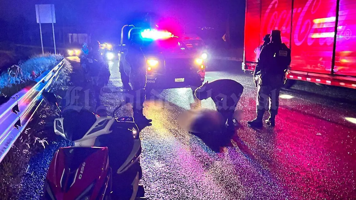 Derrapa-motoneta-en-la-Vía-Corta-y-una-mujer-resulta-lesionada,-en-Chiautempan-(3)