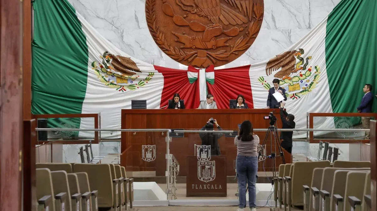 Sesión Congreso Aprueban 3