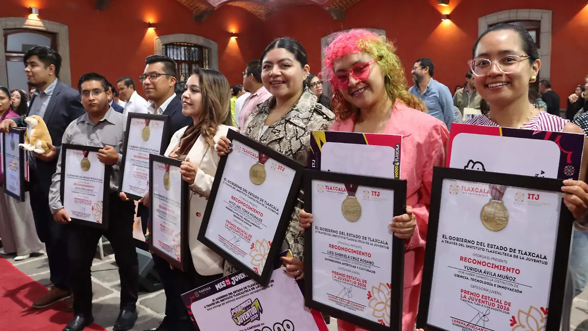 PREMIO A LA JUVENTUD (2)