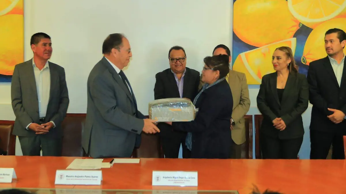 RECONOCE UATX TRABAJADORES