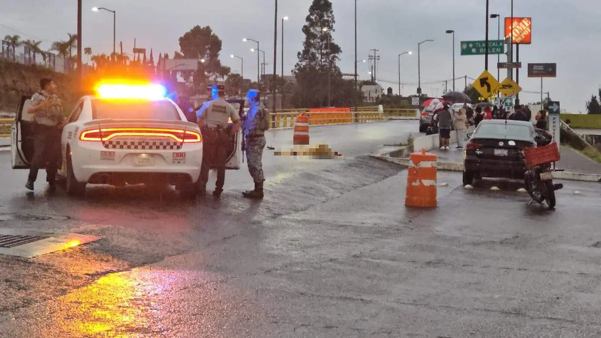 Motociclista pierde la vida tras ser arrollado por un tráiler, en Apetatitlán (1)