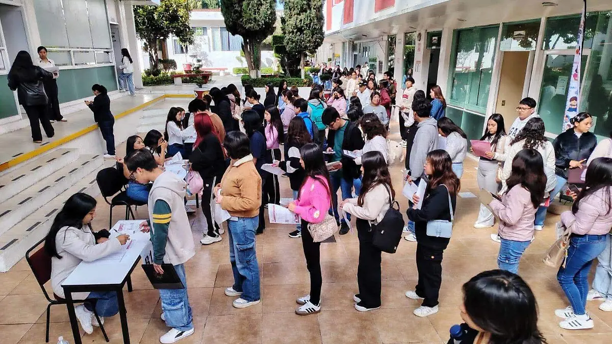 Becas Uatx 1