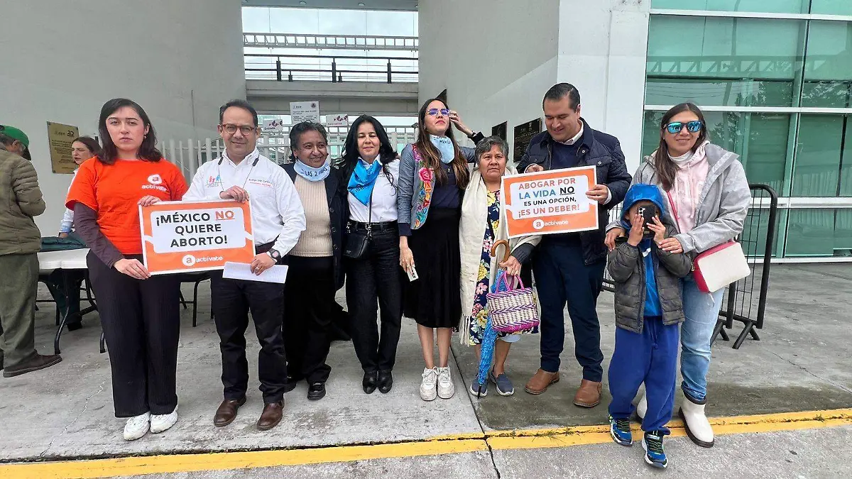 Frente Nacional por la Familia 1