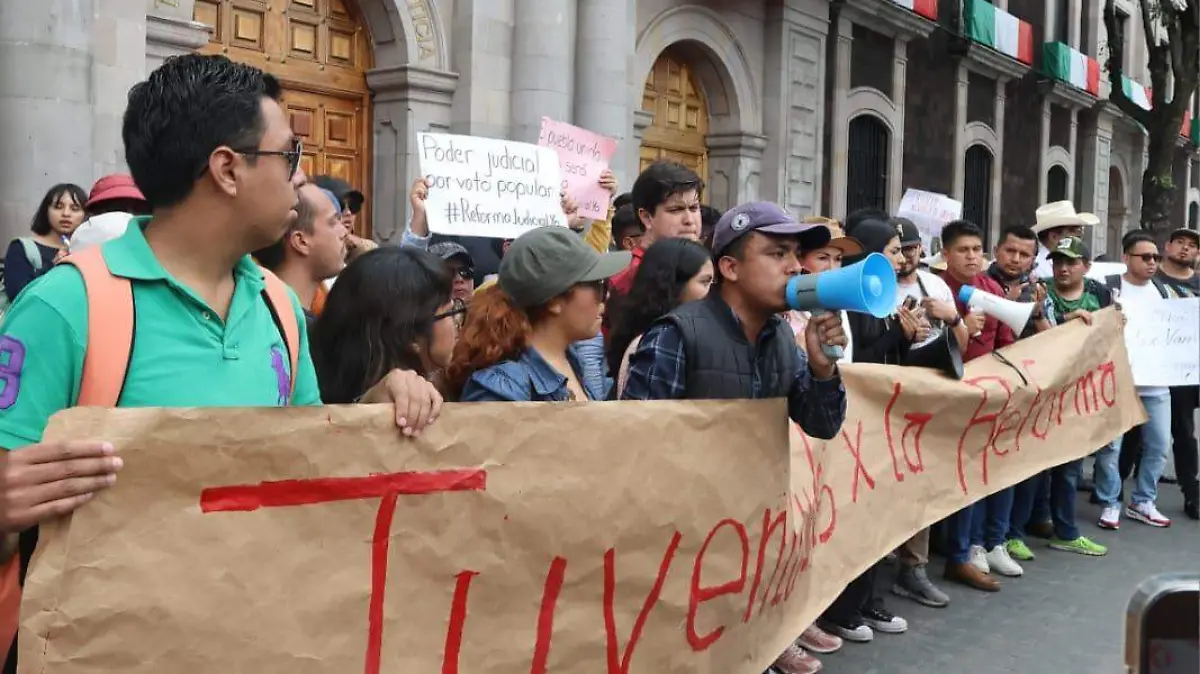 poder judicial a favor
