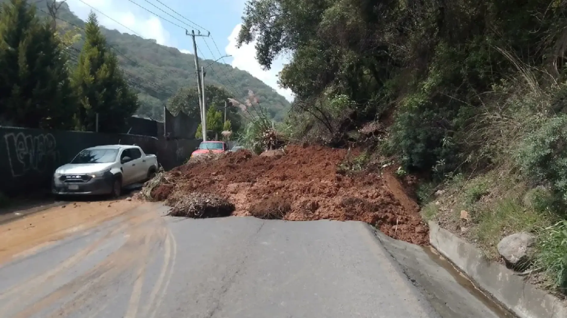 deslave-obstruyo-carretera-huixquilucan-naucalpan